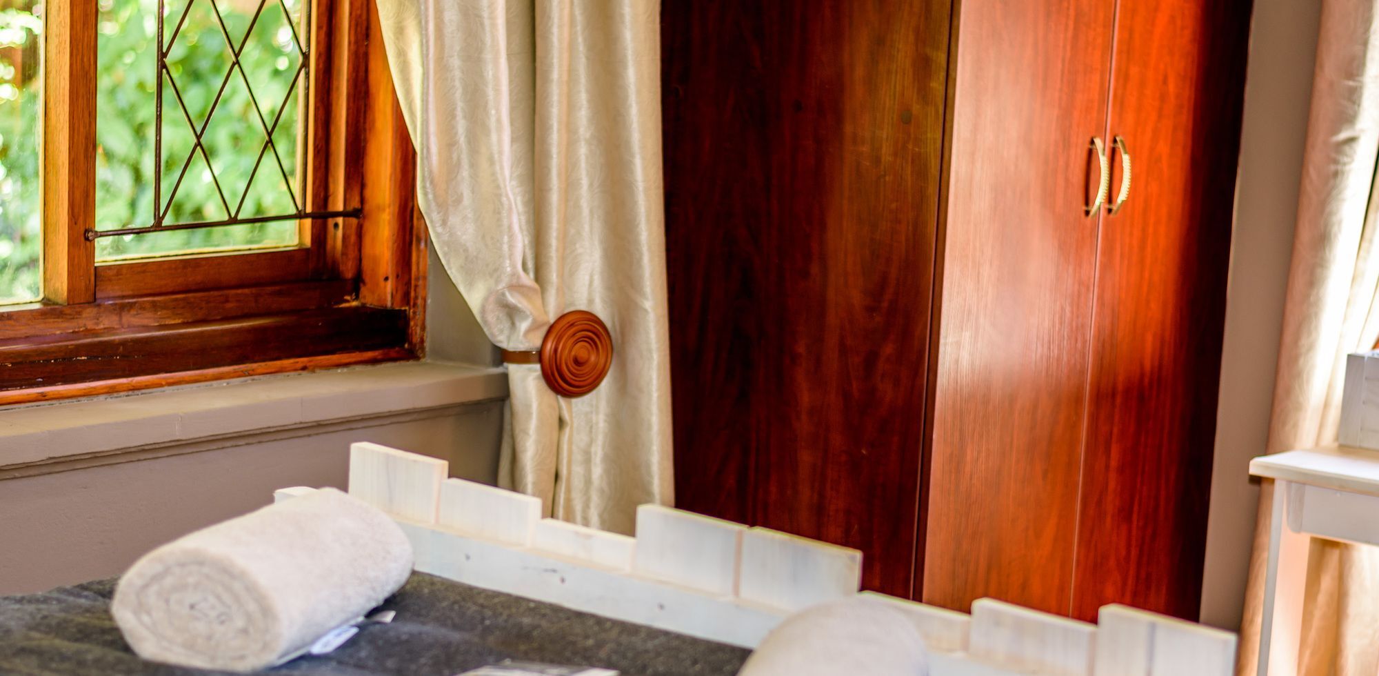 86 On Langenhoven Bed & Breakfast Oudtshoorn Bagian luar foto
